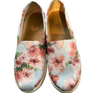 TOMS Women's Pink & Blue Graphic Floral Fabric Slip On shoes Flats US Size 5